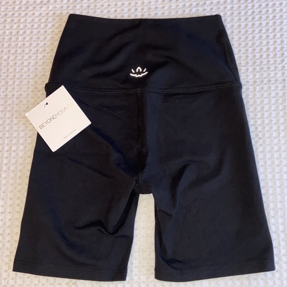 NEW! BEYOND YOGA Supplex Biker Shorts Small Jet Black